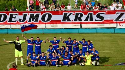 Veselje nogometašev Krasa po zmagi proti Lavarianu Morteanu (TEDESCHI/FOTODAMJ@N)