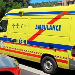 Reševalci so poskušali oživljati poškodovanega, toda je bilo oživljanje žal neuspešno (ARHIV)