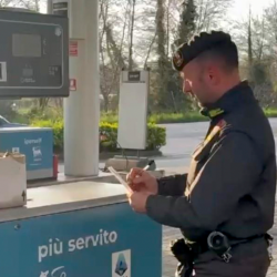 Tržaški finančni policisti nadzorujejo bencinske servise (FINANČNA POLICIJA)