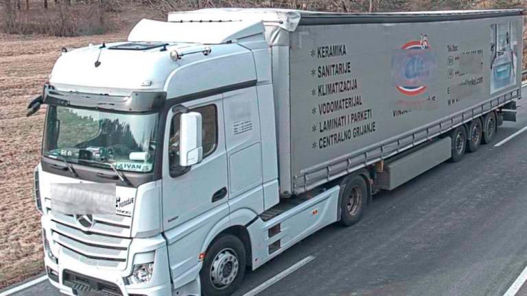 V Sloveniji skoraj tisoč kršitev voznikov tovornih vozil v enem tednu