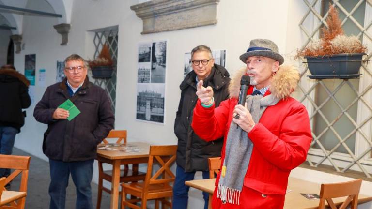 Prodoren opazovalec, vesten kronist