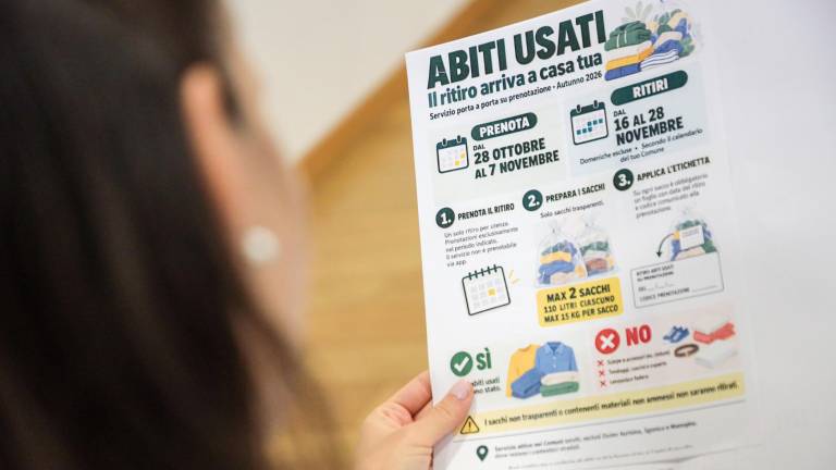 Rabljena oblačila bodo na Goriškem prevzemali od vrat do vrat