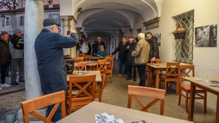 Prodoren opazovalec, vesten kronist