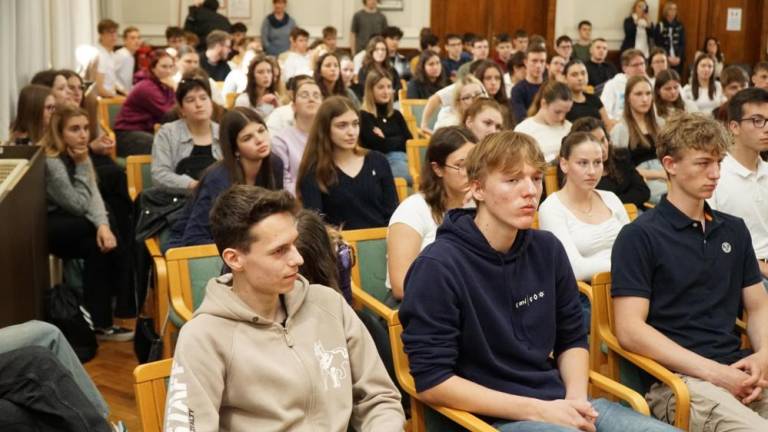Mladi v Novi Gorici razpravljali o Evropi