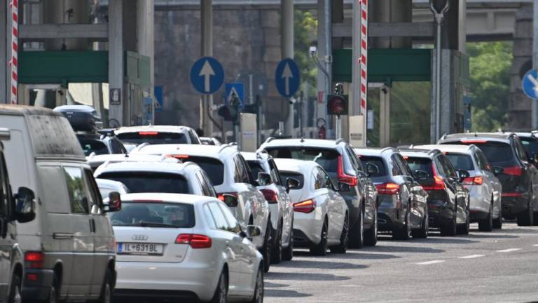 Na avtocestah v FJK se obeta gost promet
