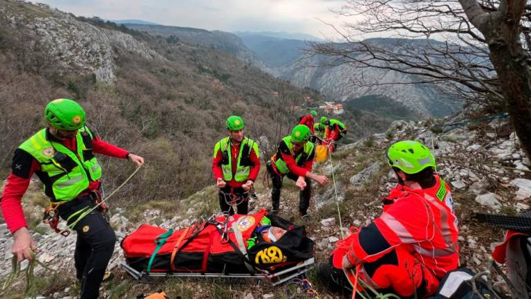 Usposabljanje zdravnikov z gorskimi reševalci (CNSAS FVG)