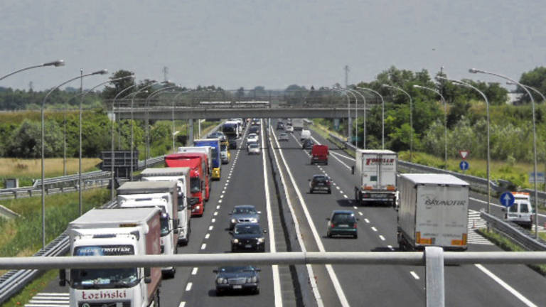 Tovornjaki iz Slovenije preplavili avtocesto