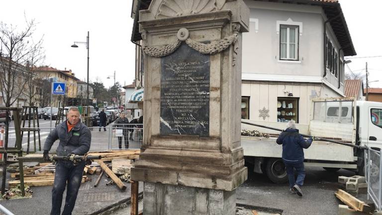 Spomenik grofu Karlu von Zinzendorfu spet v svoji lepoti