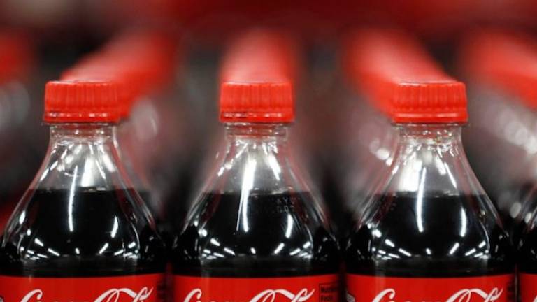 Coca-Cola z 2,8 milijarde dolarjev izgube