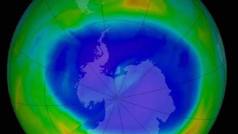 Ozonska luknja se v resnici veča