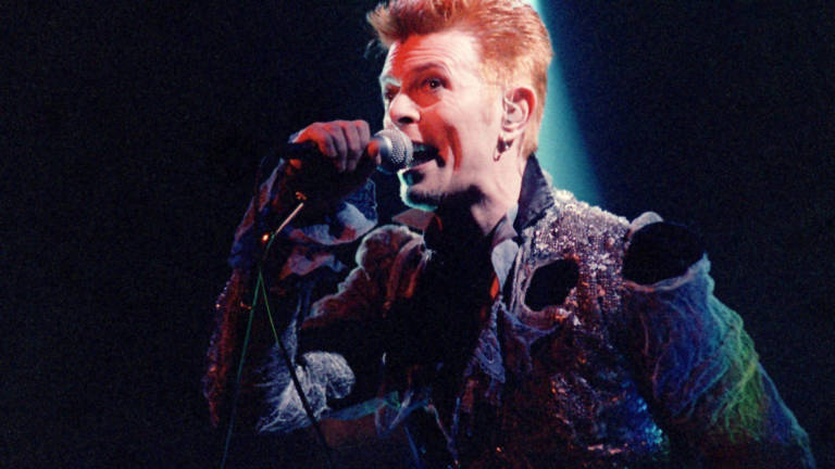 V ko&scaron;arici za kruh posnetek &scaron;estnajstletnega Davida Bowieja