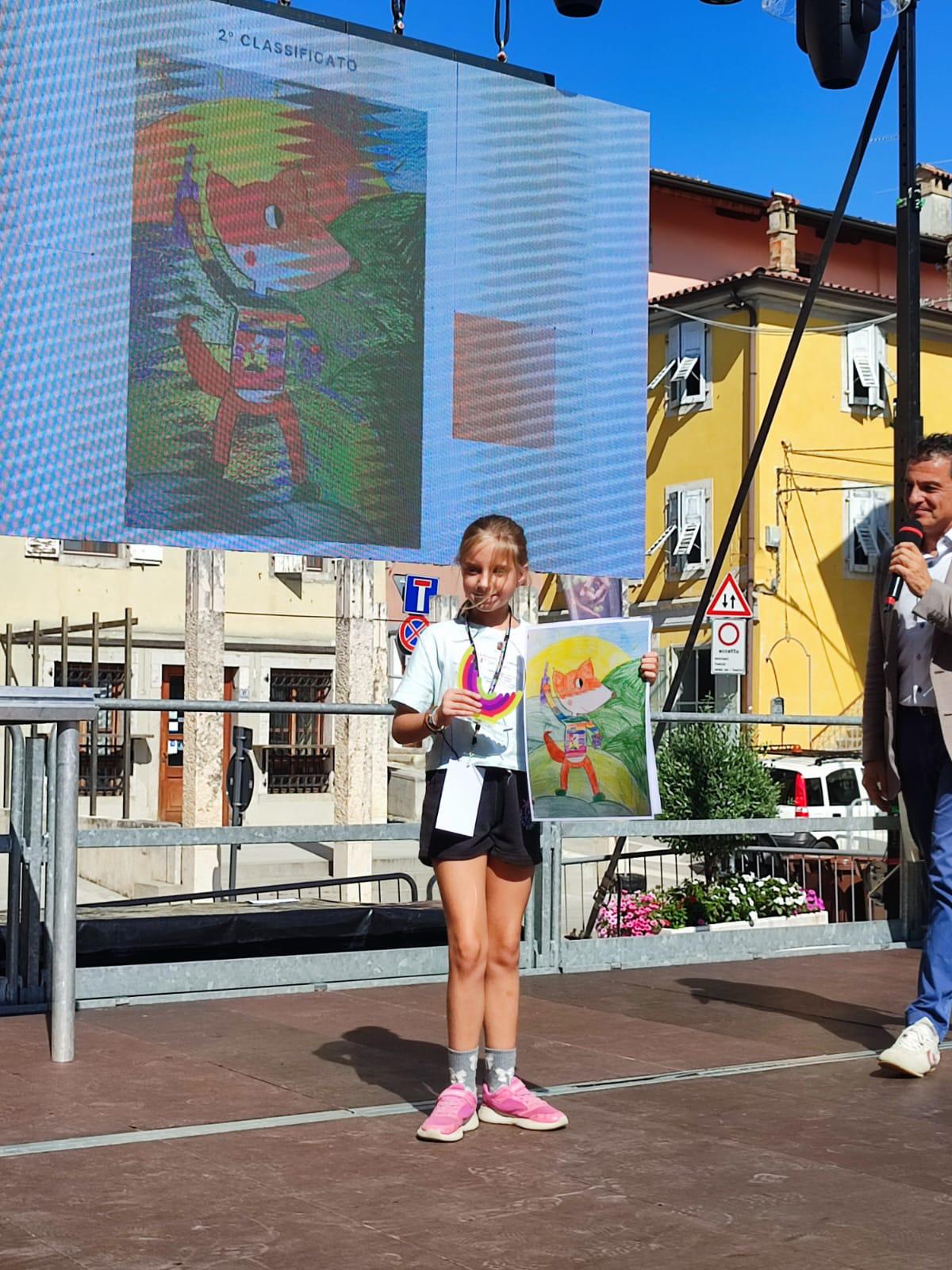 Basen o lisici in grozdju je učenki šole Ludvika Zorzuta prinesla drugo mesto
