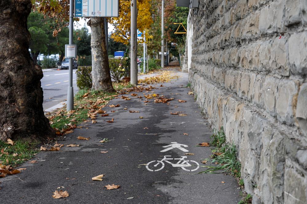 Kolesarski slalom med ovirami