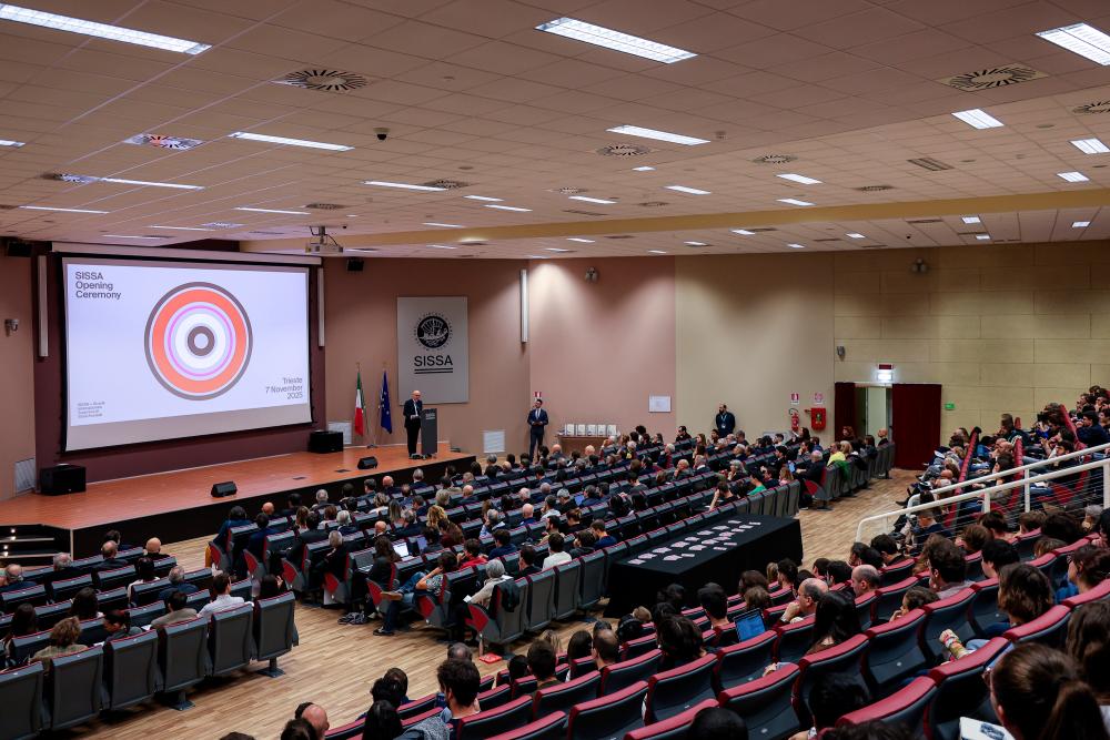 Sissa stavi na internacionalizacijo in vključevanje