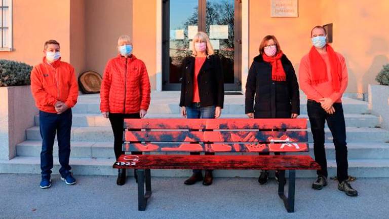 Samo ozaveščena družba lahko kljubuje nasilju