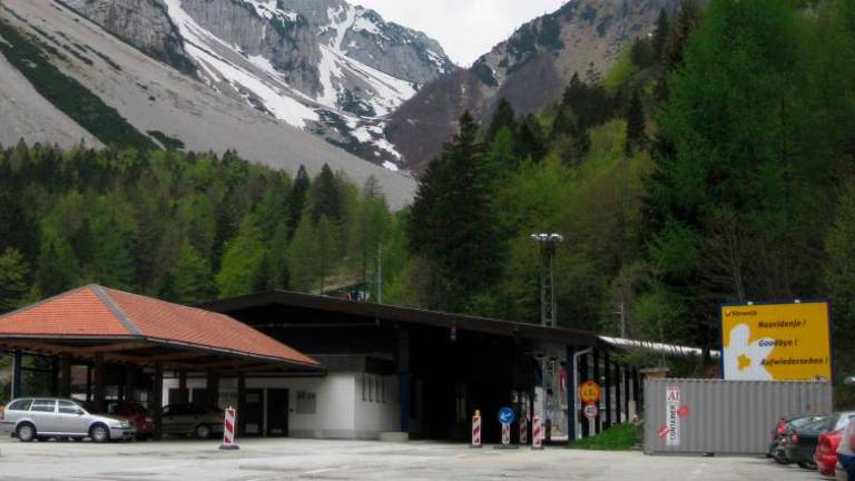 Avstrija zaostruje nadzor na mejah s Slovenijo in Madžarsko