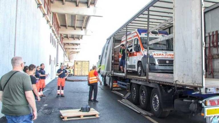 Trst pošilja pomoč v Mikolajev