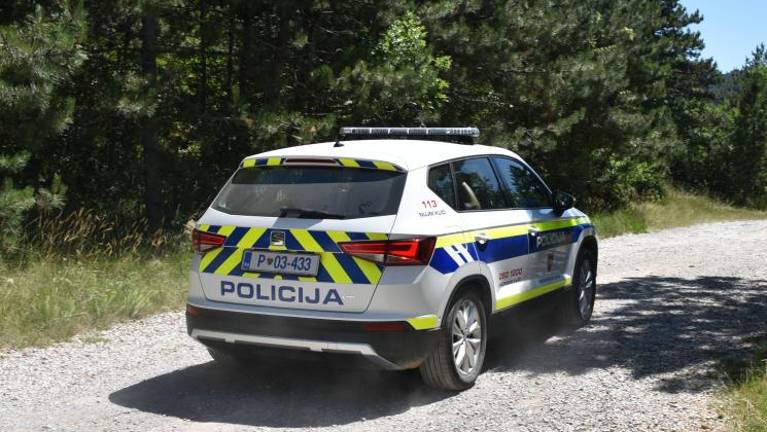 V Vipavi zaradi neprilagojene hitrosti trčil v otroka na kolesu