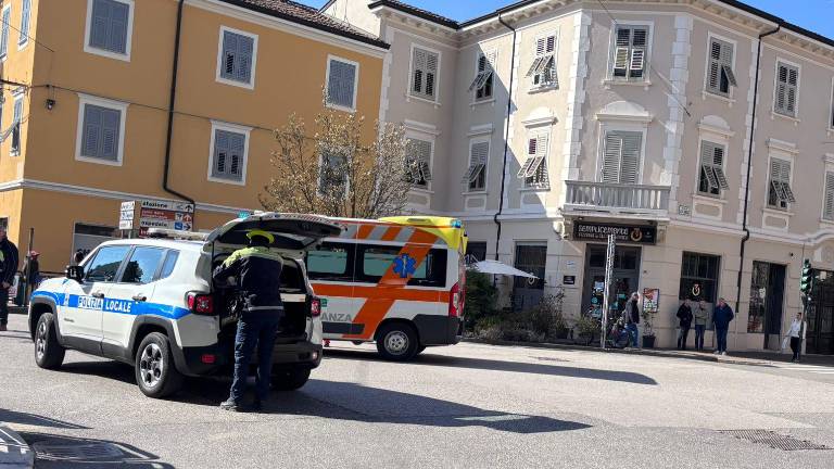 Trčila sta motorist in voznik osebnega avtomobila