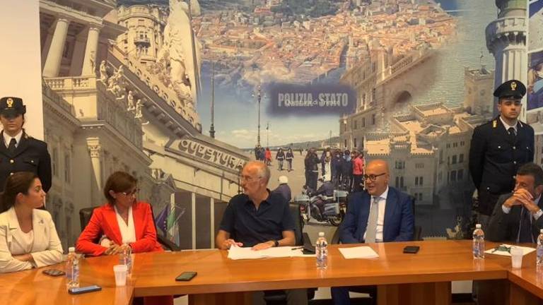 Aretirali 5 izsiljevalcev s pomola Audace