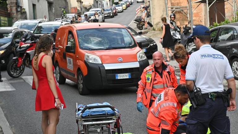 Avtomobil zbil pešca