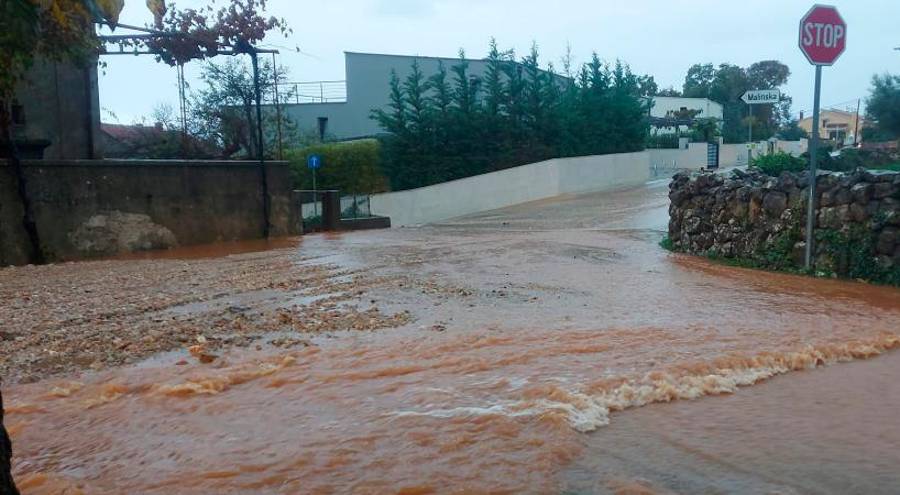$!Poplave v Malinski (OPĆINA MALINSKA - DUBAŠNICA)