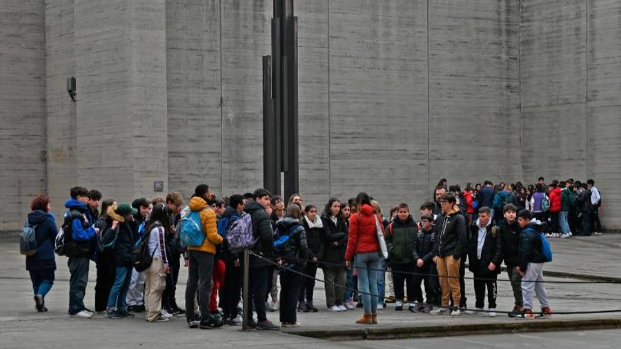 Mladi obiskovalci v Rižarni (FOTODAMJ@N)