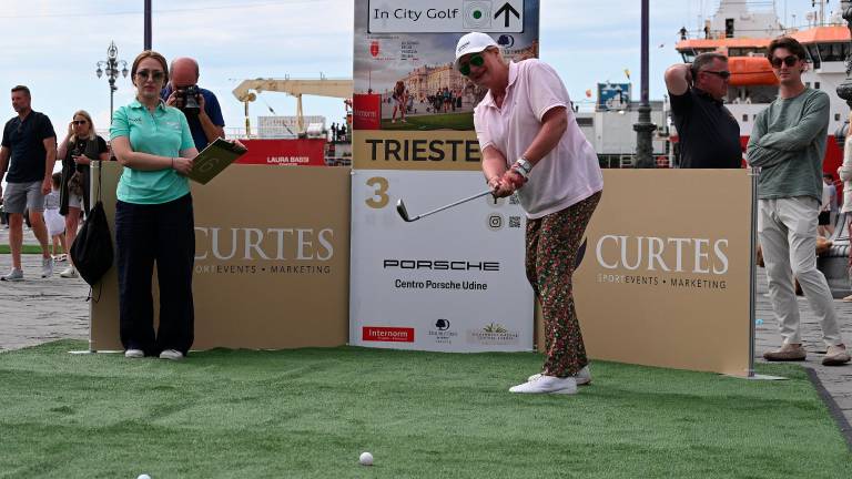 Središče Trsta postalo igrišče za golf