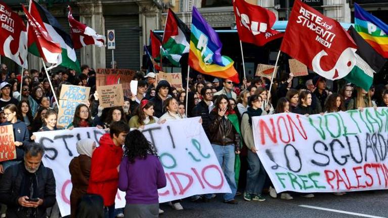 Za Gazo v Trstu na dveh različnih shodih