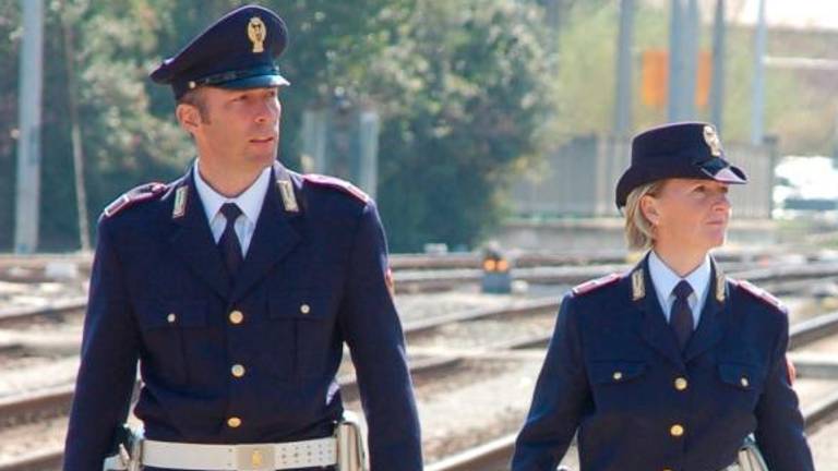 Železniška policista rešila življenje 64-letniku