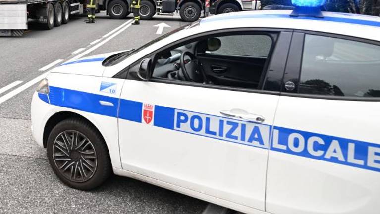 Zaradi nevarne snovi zasegli 57 parfumov