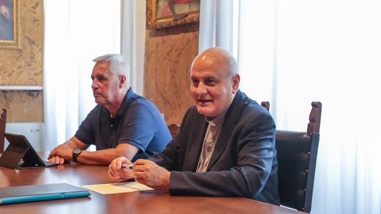 »Nadškof Redaelli mi je podaril nekaj knjig, med njimi tudi Rebulov roman«