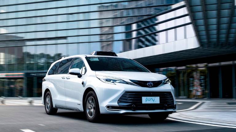 V Zagrebu vozijo robotaksiji