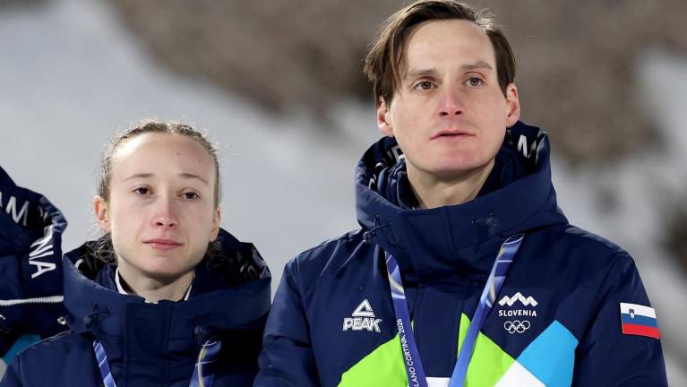Brata Domen in Nika Prevc, najboljša skakalca olimpijske sezone 2025/26