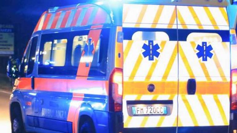 Ponoči trčila avtomobila v Ulici Rossetti