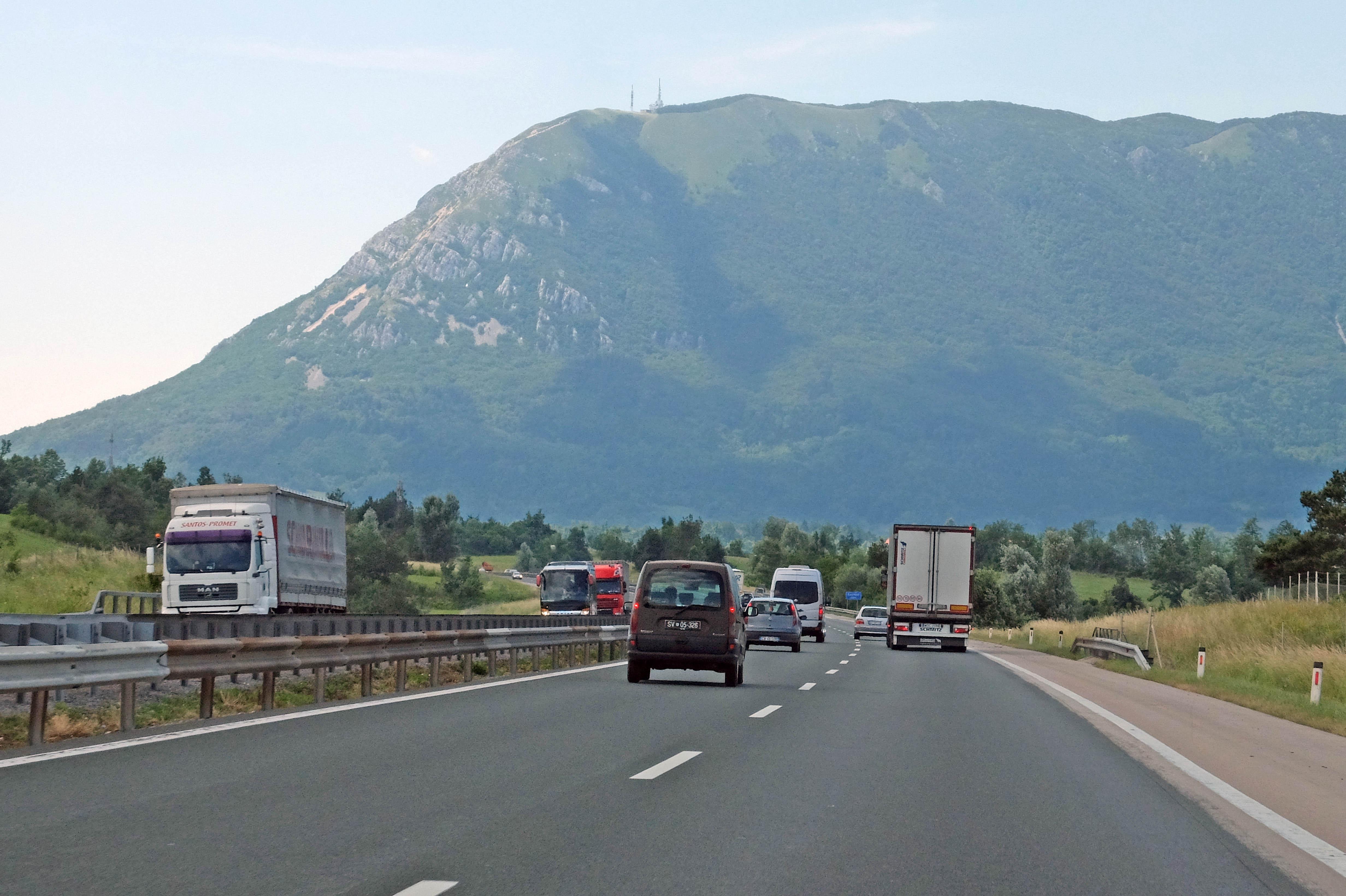 Prvomajski prazniki prinašajo prometne zastoje