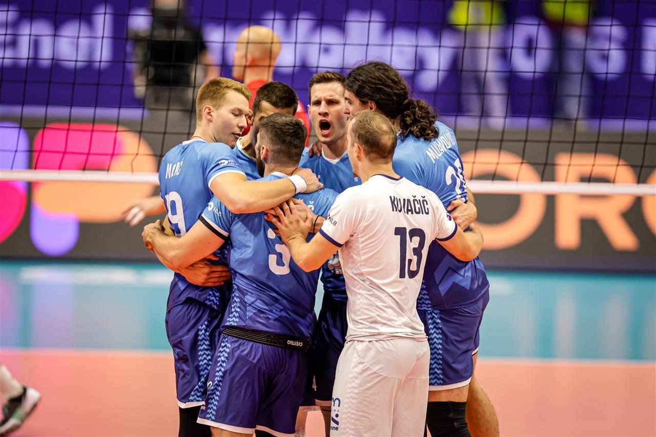 Slovenija v polfinalu EP