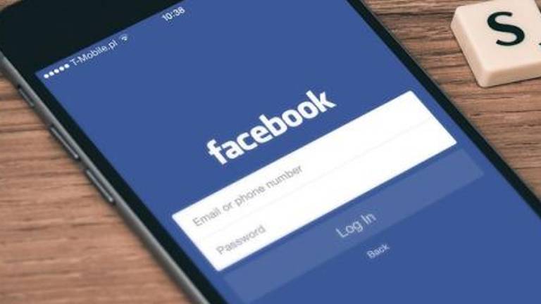 Facebook in Instagram nista delovala