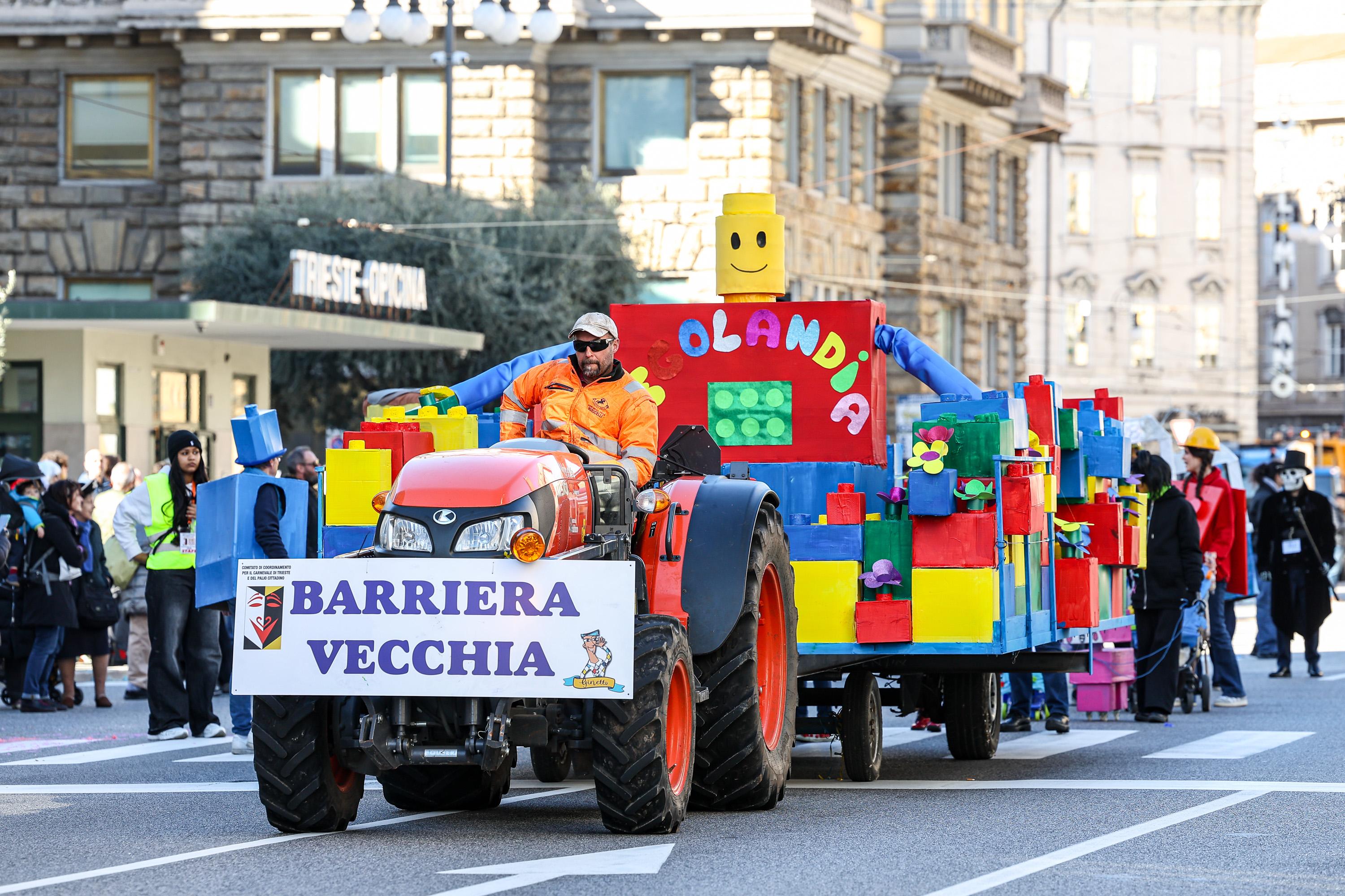 Tržaške ulice so utripale v ritmu pusta