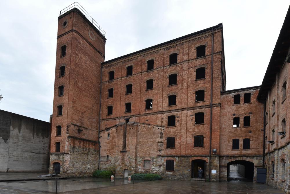 V Trstu bodo položili dvajset novih spotikavcev