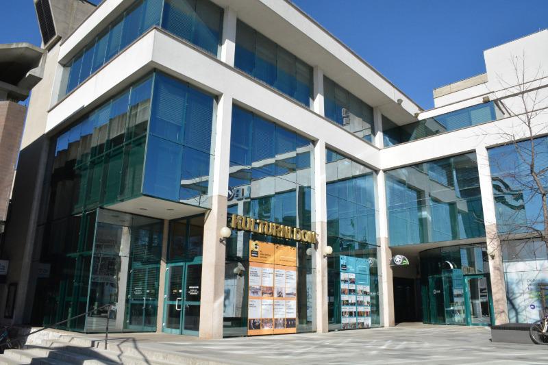 Razmišljajo o referendumu za obstoj Kulturnega doma Nova Gorica