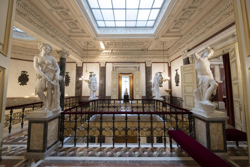 »Z zaposlenimi ravnajo kot s predmeti«