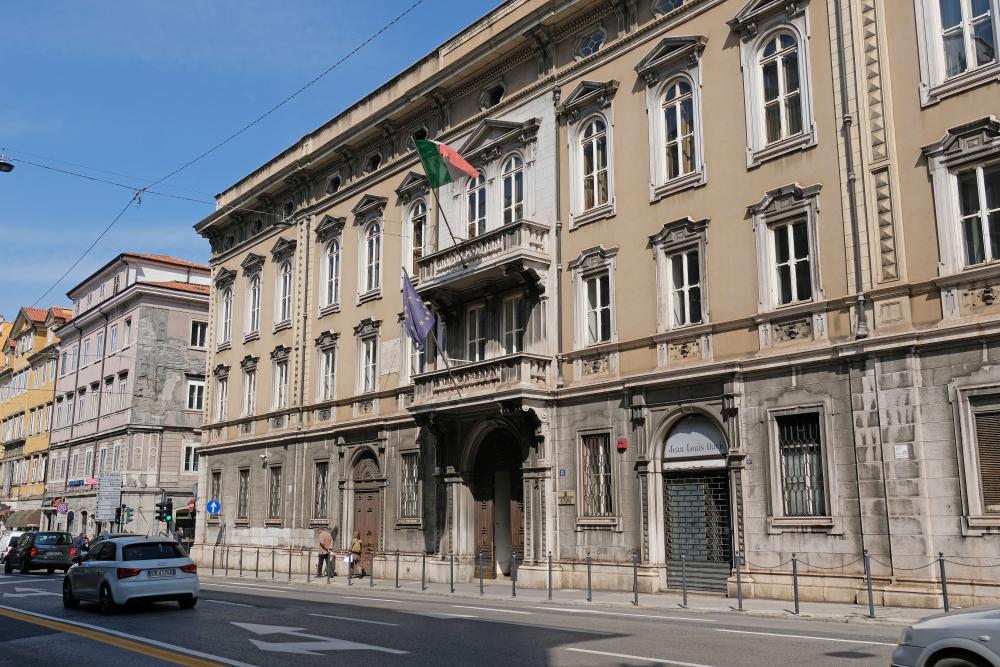 Profesor na konservatoriju Tartini oproščen obtožbe spolnega nasilja