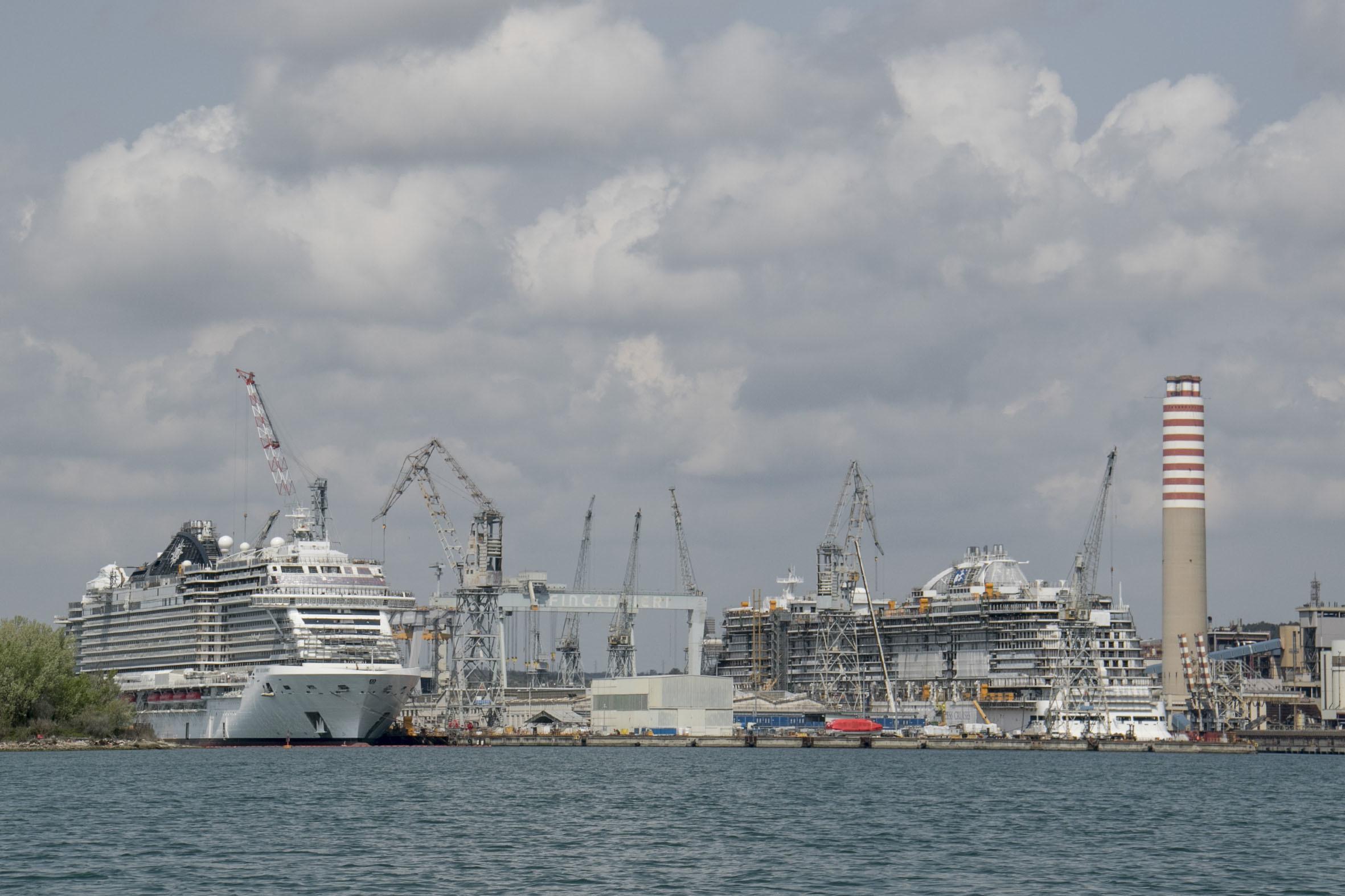 V ladjedelnici v Tržiču se je smrtno ponesrečil mlad delavec