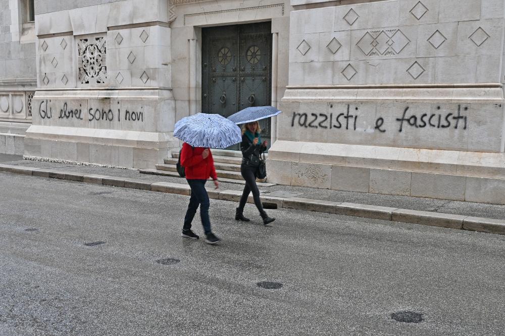 Vse več Evropejcev antisemitizem ocenjuje kot problem