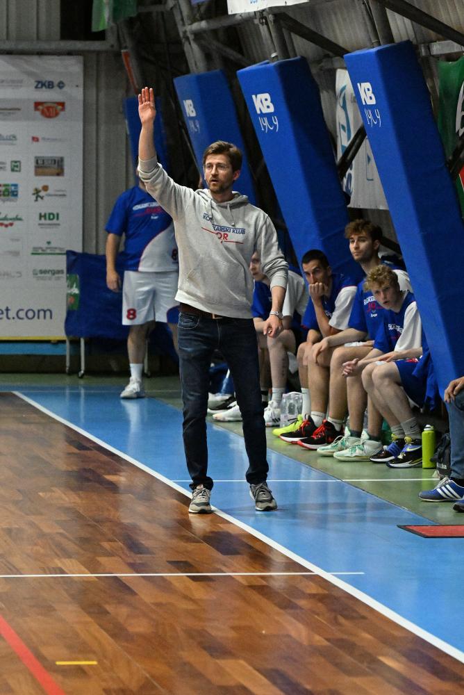 Zamenjava na klopi Bora Radenska