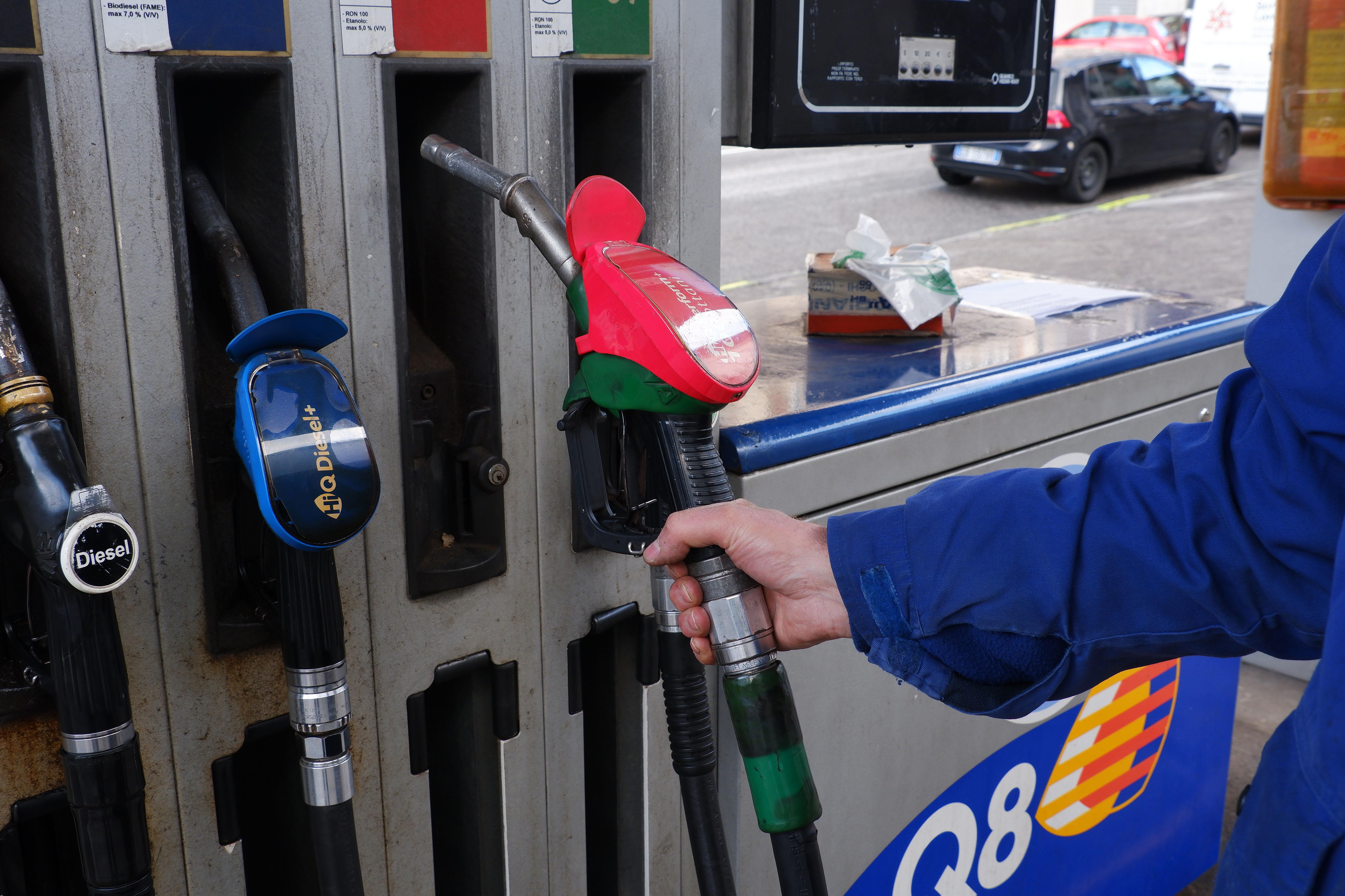 Bencin v FJK 50 centov pod evropskim povprečjem