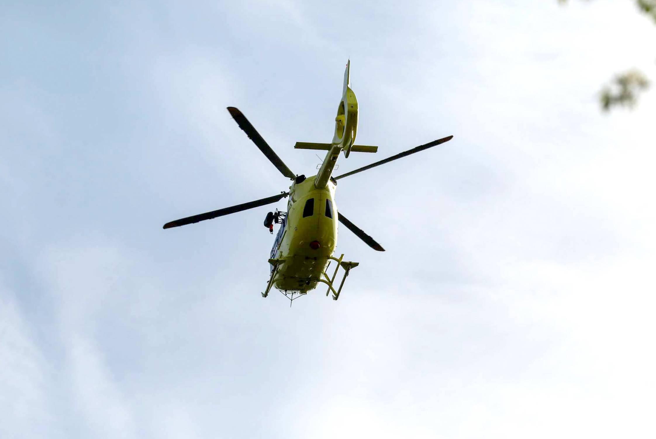 Voznika motornega kolesa so v Videm prepeljali s helikopterjem