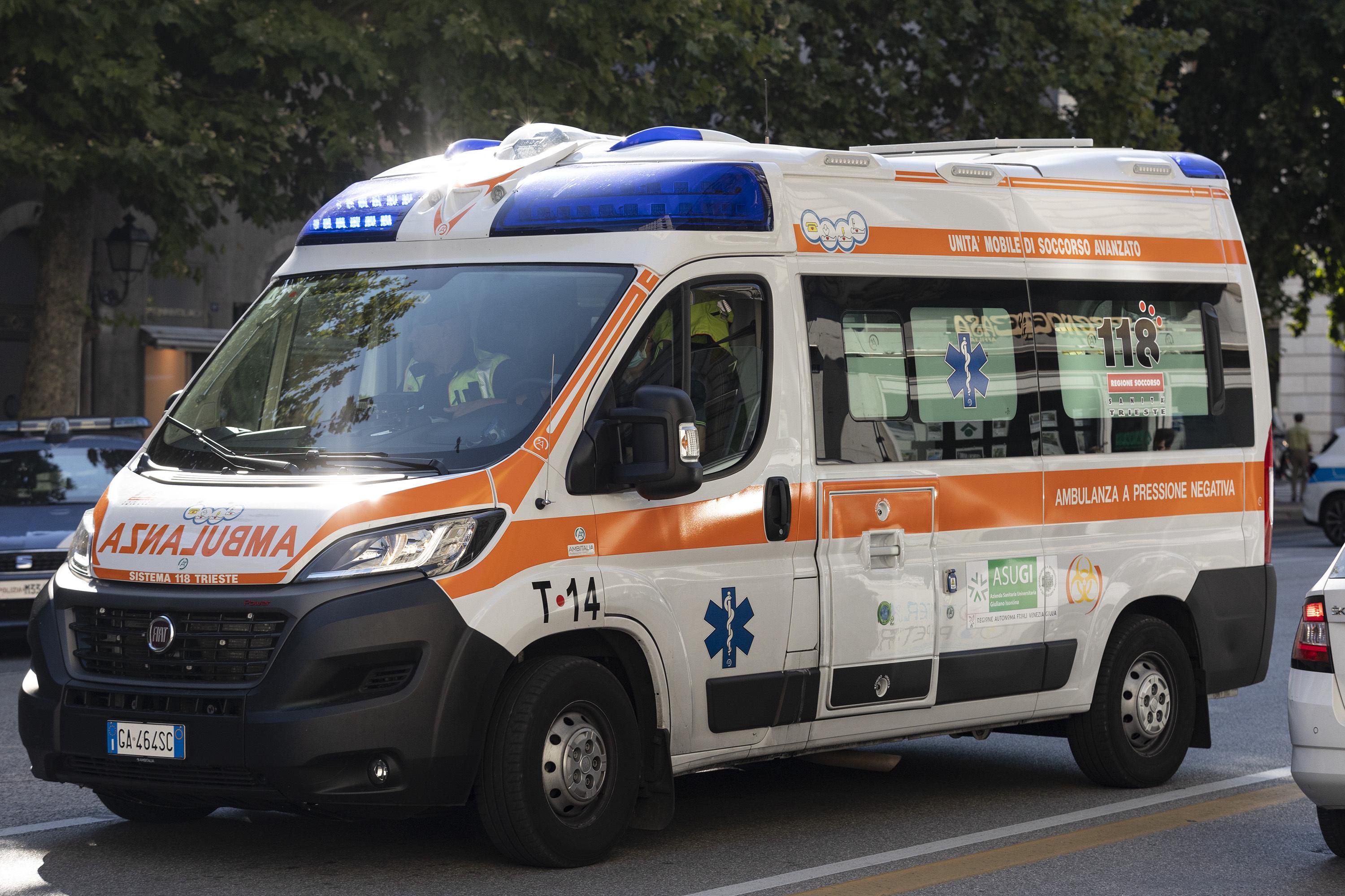 V trku z avtobusom umrl motorist