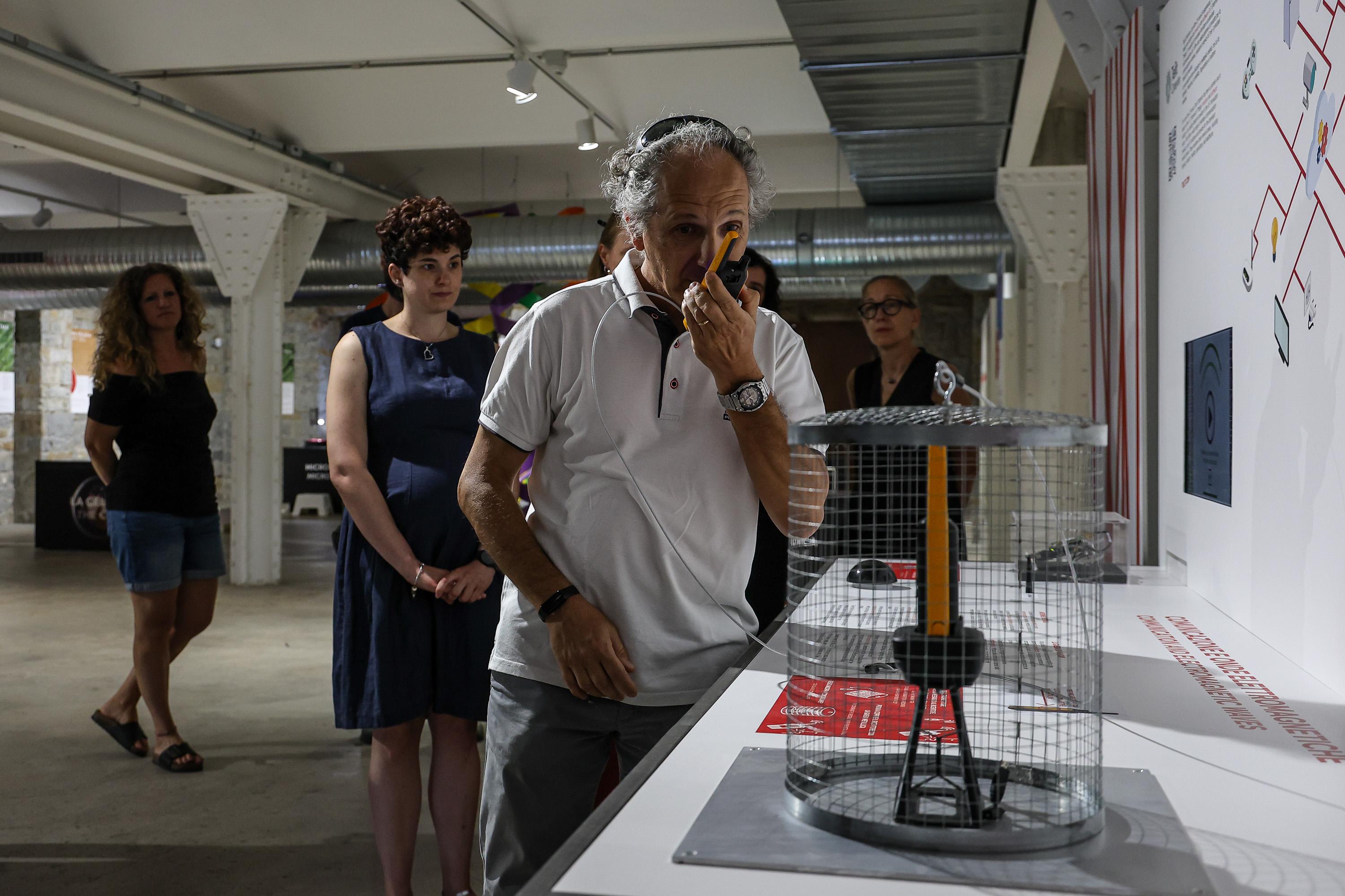 Nevidni svet elektromagnetnih valov